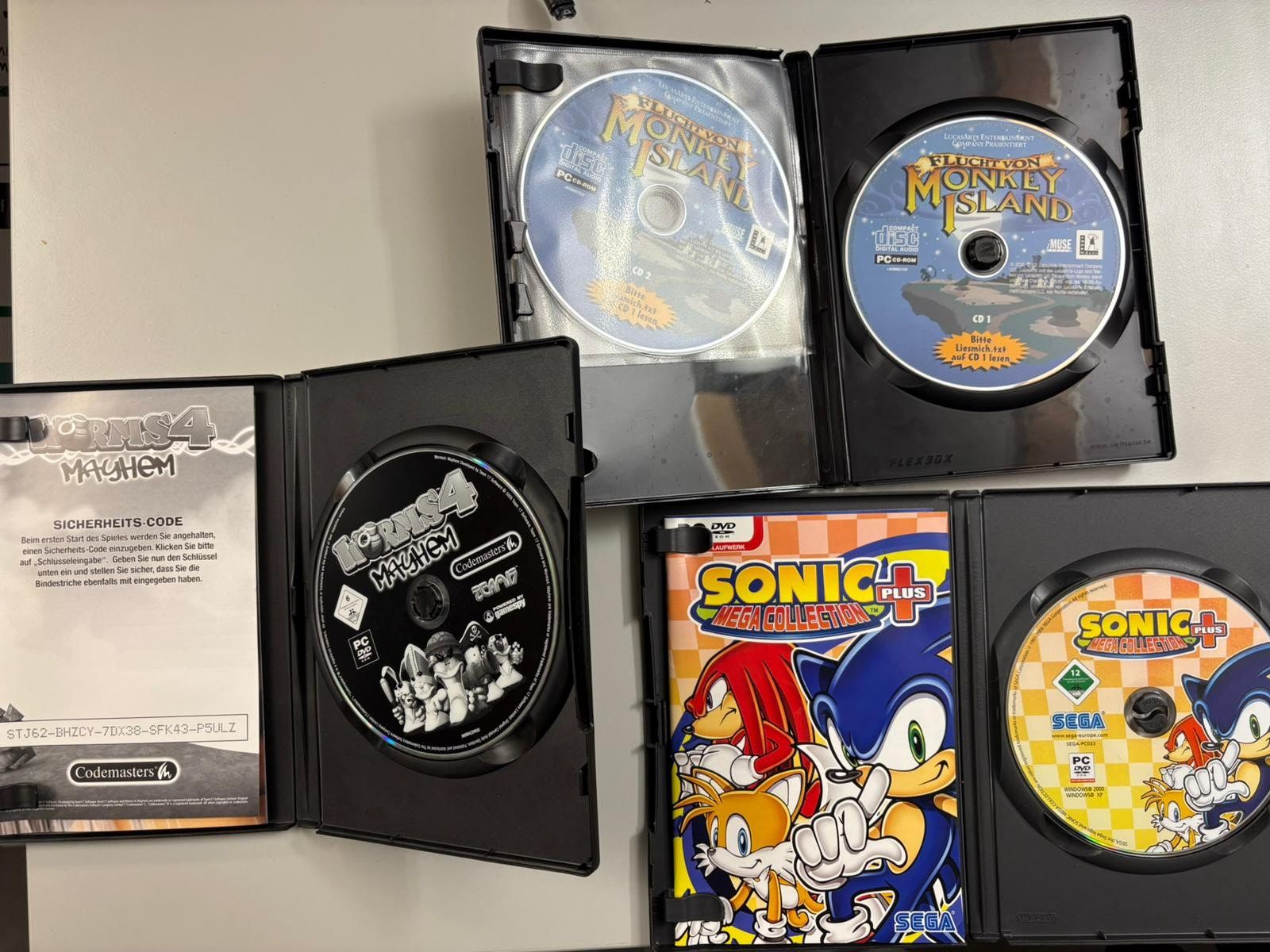 Giochi: Worms 4, Monkey Island & Sonic - PC Games Klassiker – Usato da Düdingen venduto da SandroBurri 1