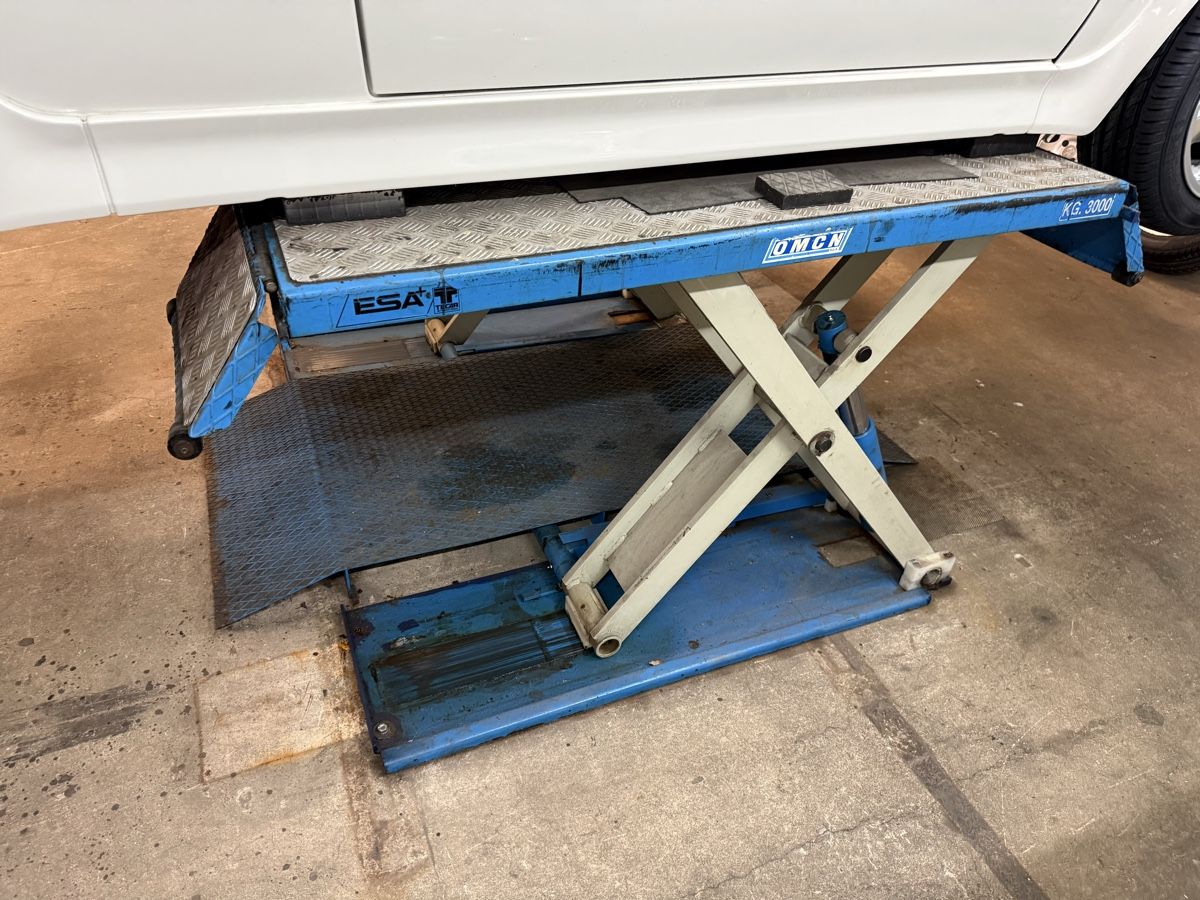 Piattaforme elevatrici & Crick: Autolift ESA OMCN 3000kg – Usato da Bettlach venduto da mehr86 2