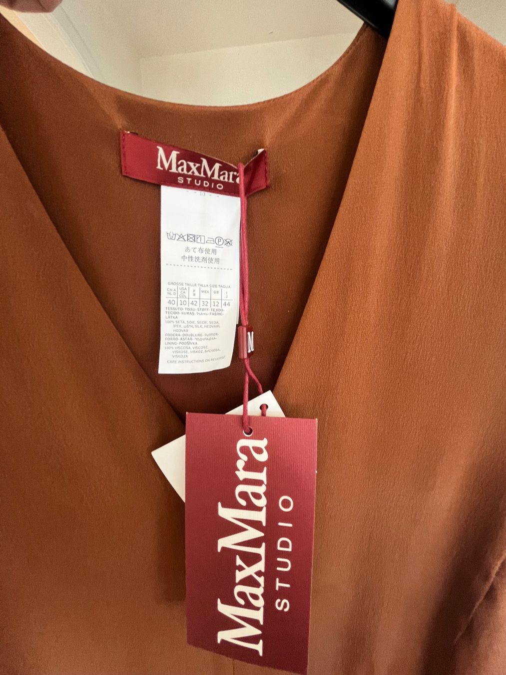 Max Mara Kleider: Max Mara Studio robe longue taille 40 Brun 100% soie – Gebraucht aus Vufflens-la-Ville von lor_m7td 2