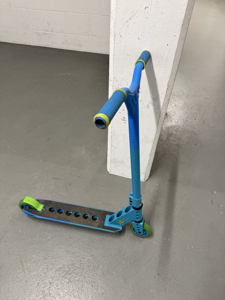 Micro Kickboard: Stuntroller Xtreme blau grün gebraucht – Usato da Möhlin venduto da franky76 1