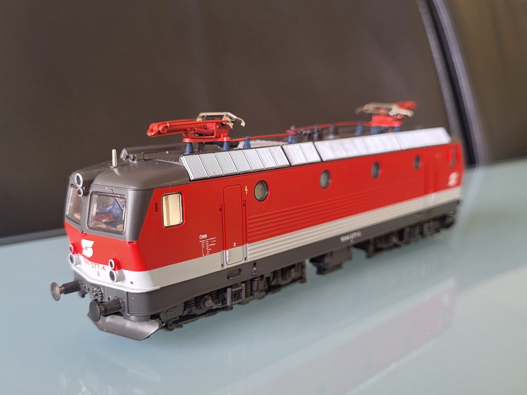 Roco Modellini di ferrovie: H0 ROCO ÖBB 1044 077-4 – Nuovo (secondo la descrizione) da Oberburg venduto da sensetal 2