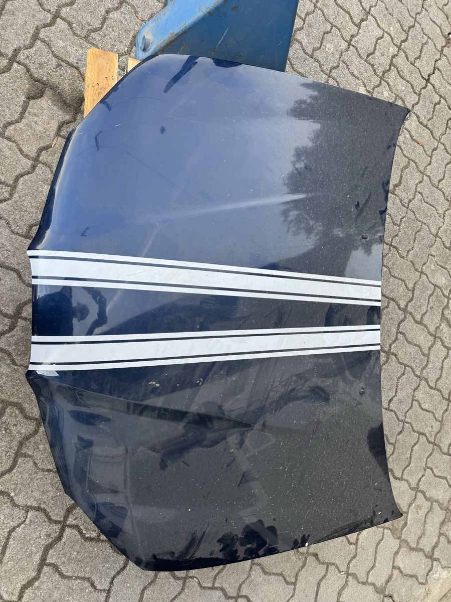 Tutti pezzi di ricambio auto: Capot Subaru Impreza – Difettoso da Cerniaz VD venduto da Julien.f