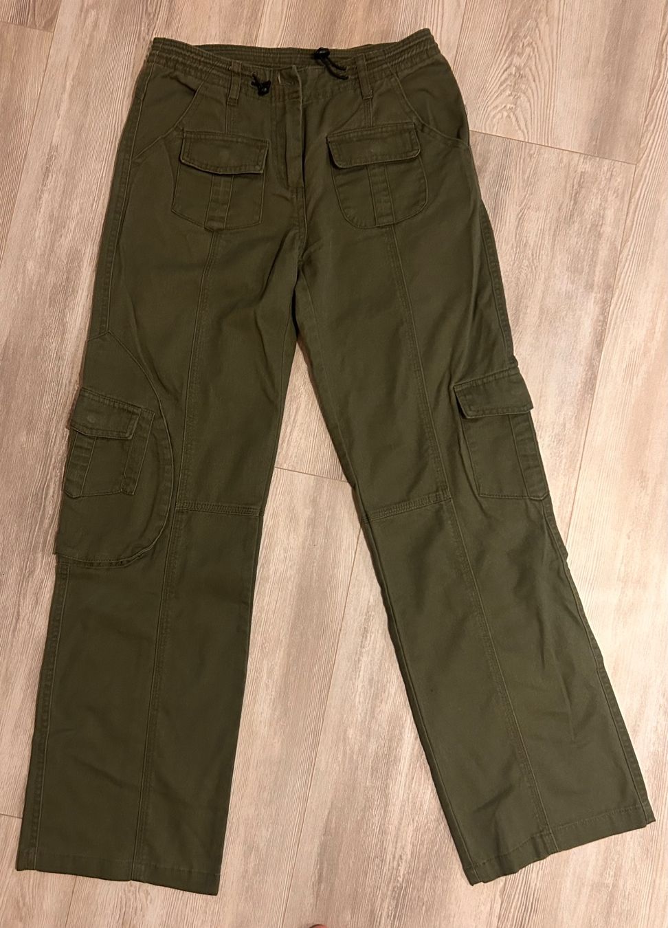 Brandy Melville Hosen: Pantalon cargo vert – Neu (gemäss Beschreibung) aus Charmoille von chaignat03