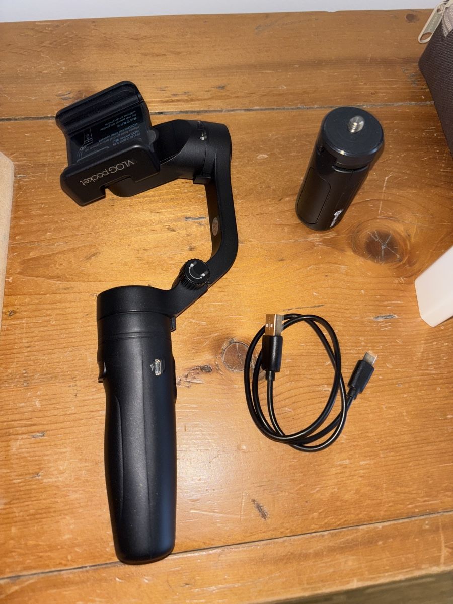 Feiyu Tech Staffe: FeiyuTech VLOG Pocket Smartphone Gimbal – Nuovo (secondo la descrizione) da Zürich venduto da vendotodito 1