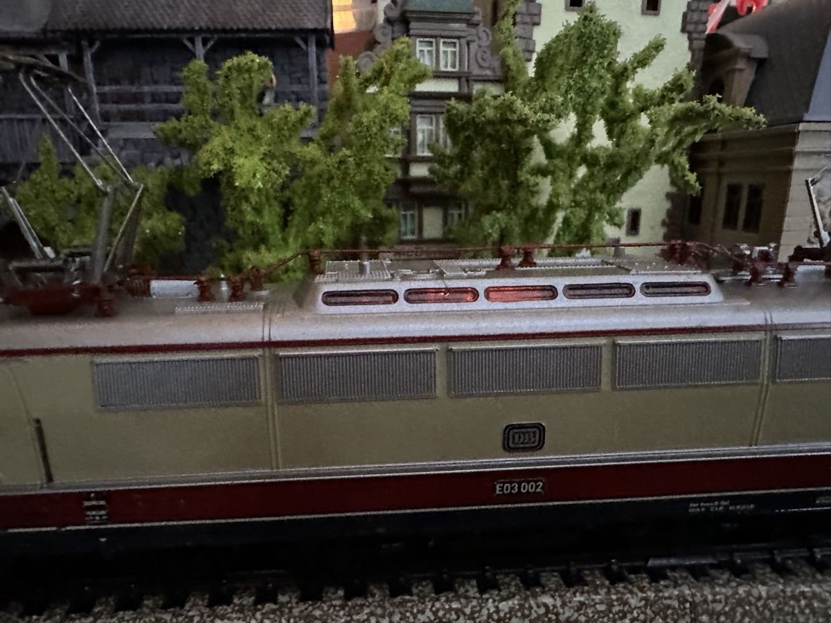 Märklin Modelleisenbahnen: Märklin 3053 DB BR 103 TEE – Gebraucht aus Lupsingen von New-Haven 1