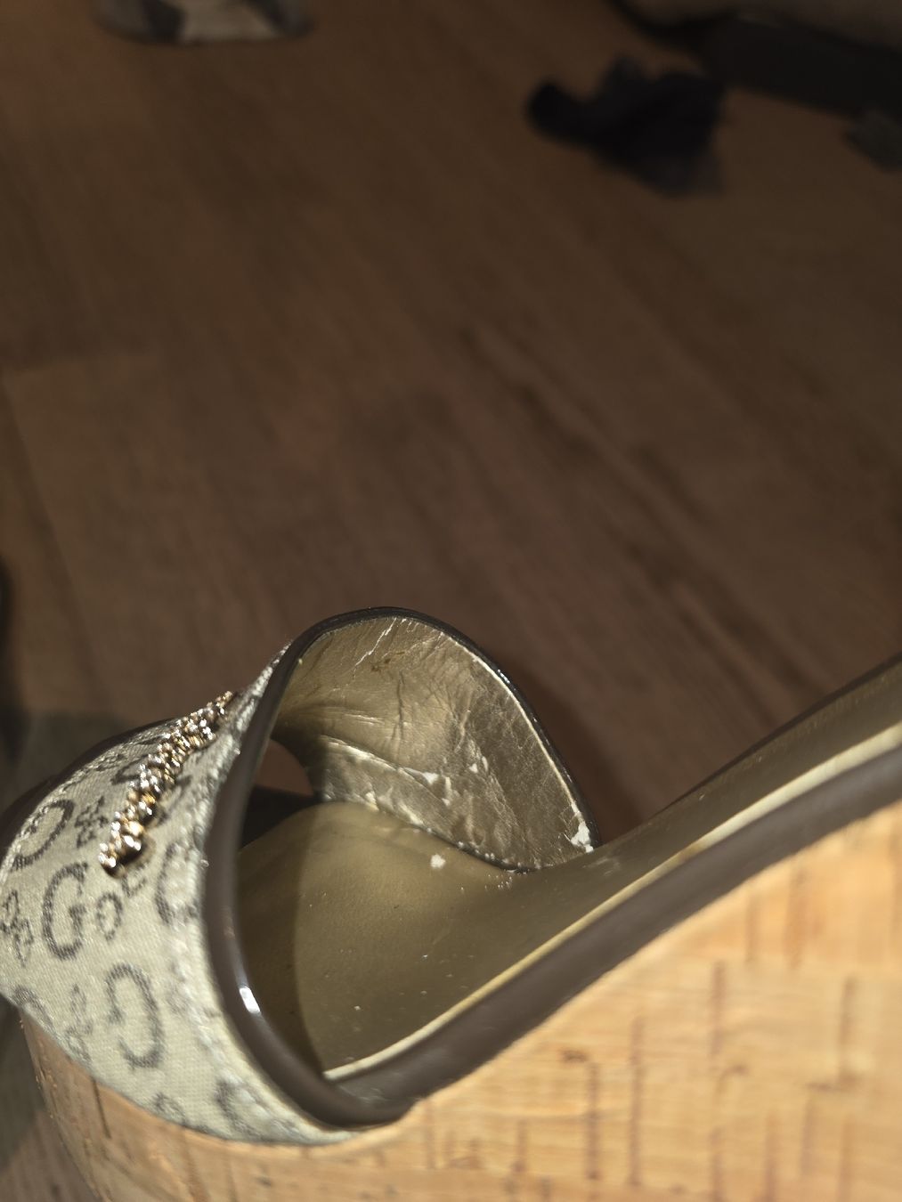 Guess Damenschuhe: Guess Sandalen Grösse 36 – Gebraucht aus Basel von kar_jz7f 2
