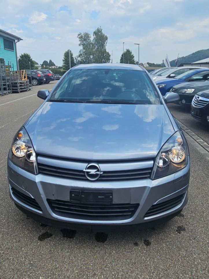 Opel Automobili: Opel Astra H18 Caravan mit 85'620 km – Usato da Diessenhofen venduto da Osio