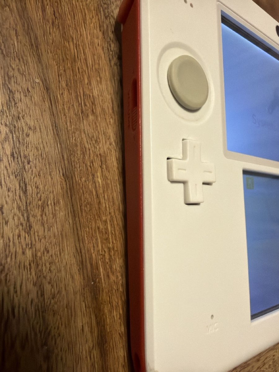 Nintendo Konsolen: Nintendo 2DS Konsole - Homebrew – Gebraucht aus Dietikon von cig_isc 2