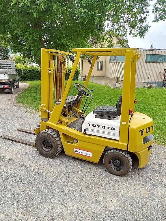 Toyota Chariots à fourches & chariots élévateur: Stapler – D'occasion à Zetzwil par MorgeneggD 1