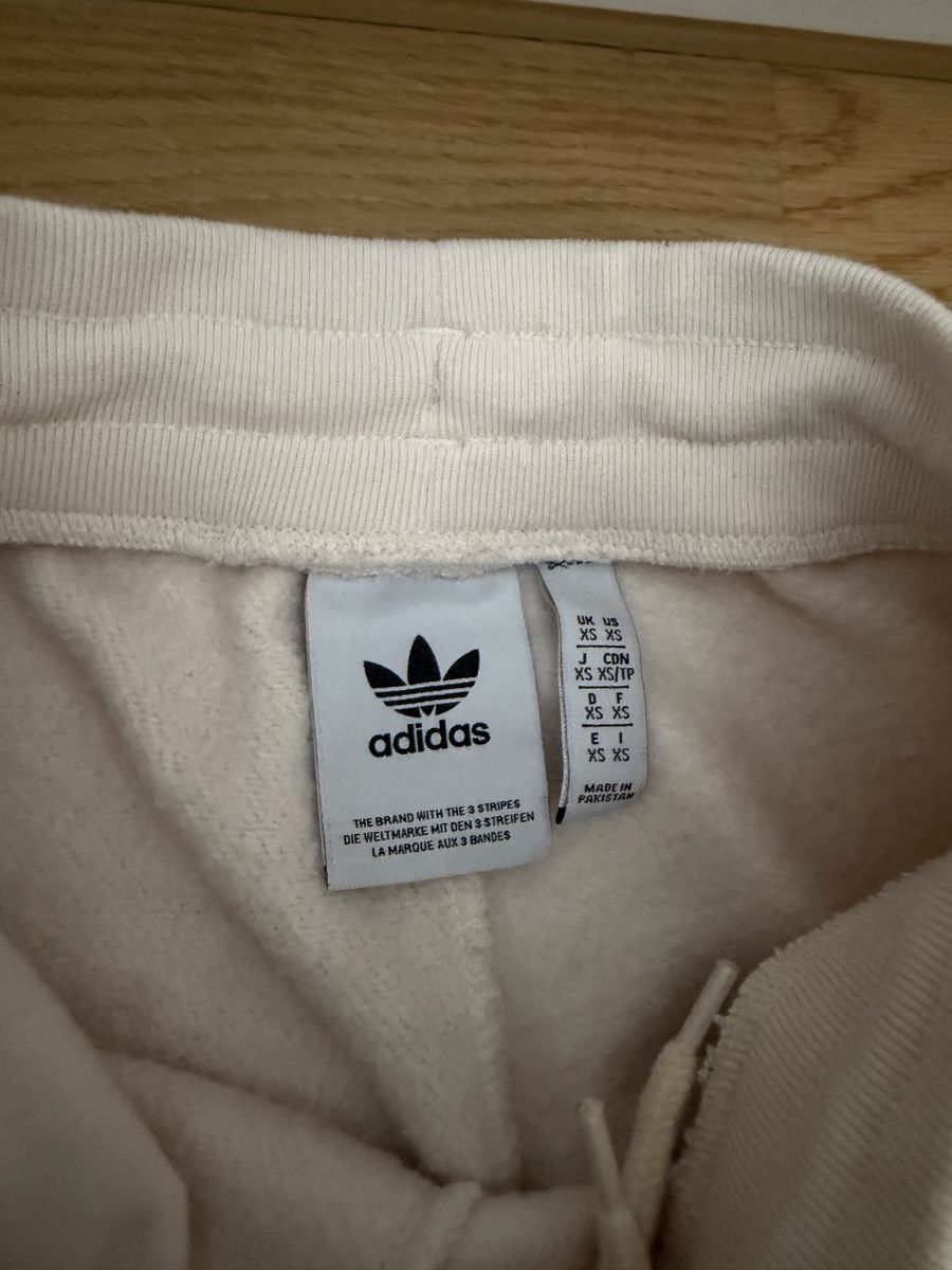 Adidas Hosen: jogging Addidas – Neu (gemäss Beschreibung) aus Carouge GE von goi_krq7 2