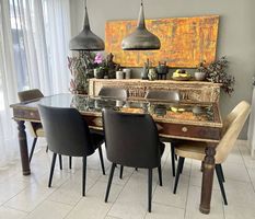 Hochwertiger indischer Tisch - Massivholz & Glas