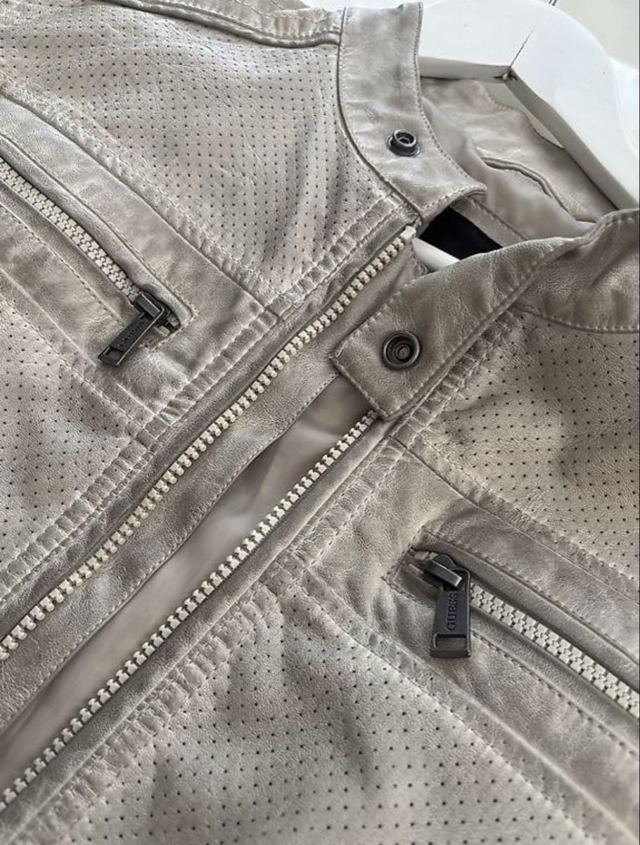 Guess Jacken: Guess Jacke – Gebraucht aus Lachen SZ von leo_c2mh 1
