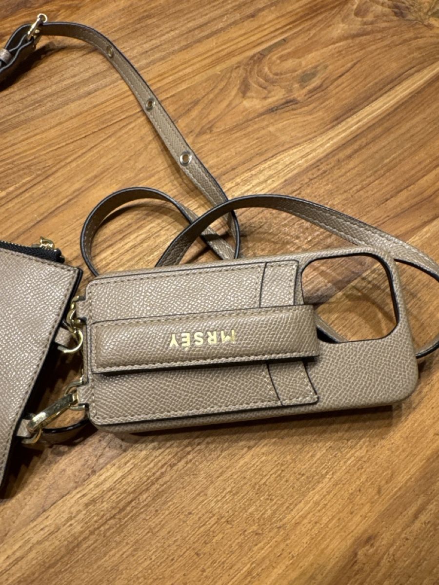 Mrséy Sacs: MRSÉY Handyhülle mit Tasche – Neuf (Voir description) à Kappel SO par Ydelfin 1