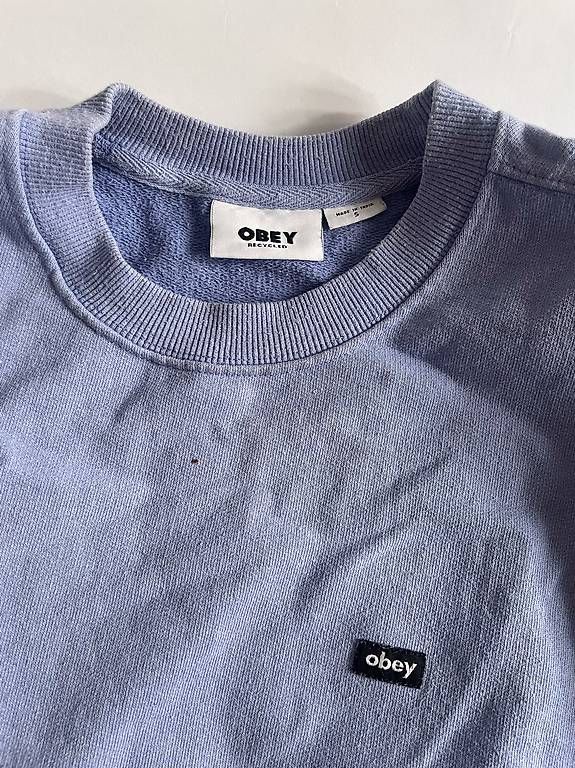 Obey Pulls & Sweat-shirts: Pullover Obey Lila – D'occasion à Basel par helger