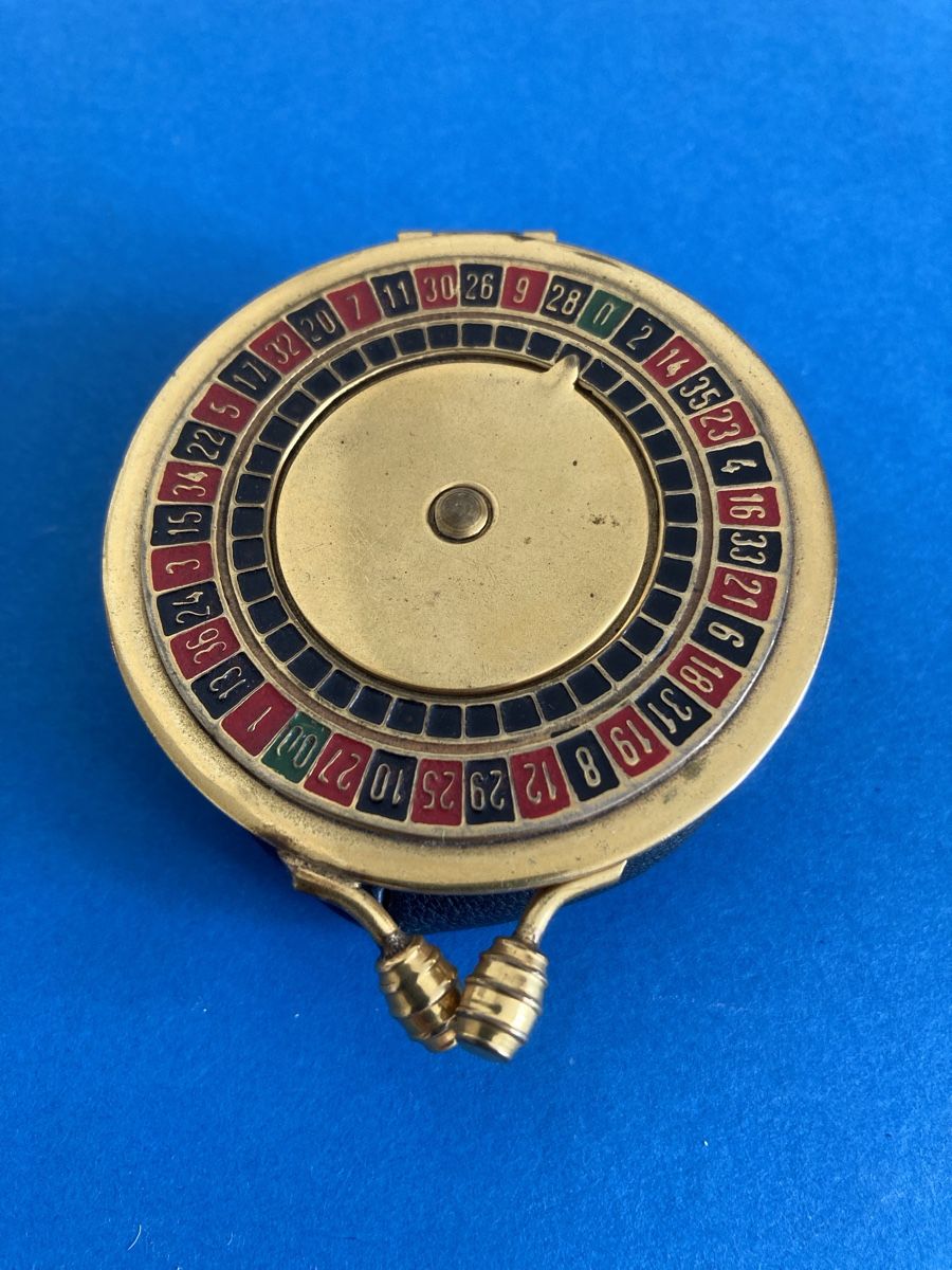 Portafogli: Vintage Geld, Münz oder Jeton Beutel mit Roulette Verschluss – Usato da Schübelbach venduto da Mo-99
