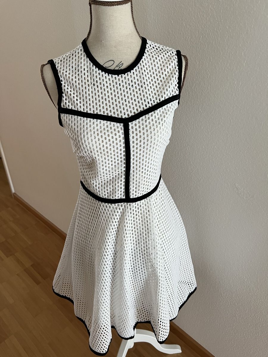 Sandro Vestiti: Sandro Kleid – Usato da Arlesheim venduto da Charlotte.grm
