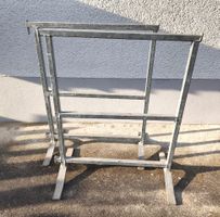 2 Arbeitsböcke aus Stahl Höhe 81 cm Breite 67 cm
