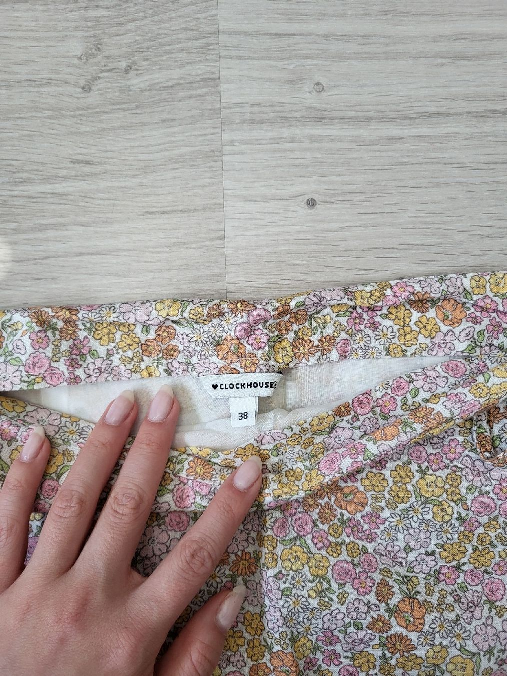 C&A Gonne: Rosa geblümter Minirock, Grösse 38 – Nuovo (secondo la descrizione) da Triengen venduto da len_pnj5 2
