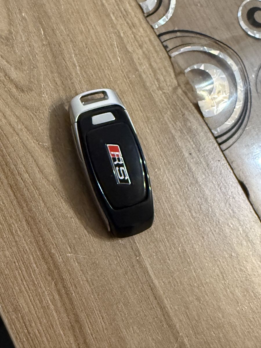 Audi Tutti pezzi di ricambio auto: Audi RS Autoschlüssel – Nuovo (secondo la descrizione) da Birsfelden venduto da bar_dlr6 1