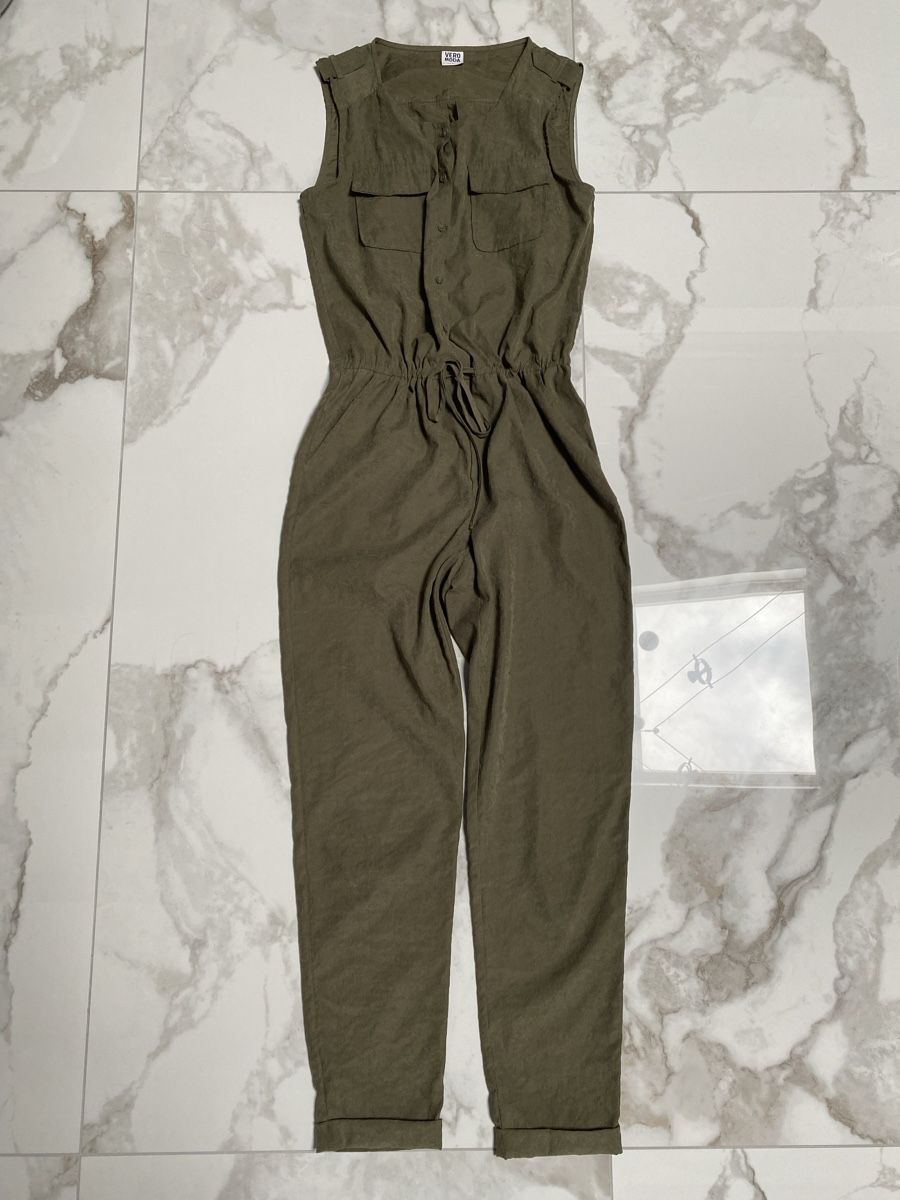 Jumpsuits: Lässiger Jumpsuit Vero Moda Gr. S – Gebraucht aus Estavayer-le-Lac von Mimmy02