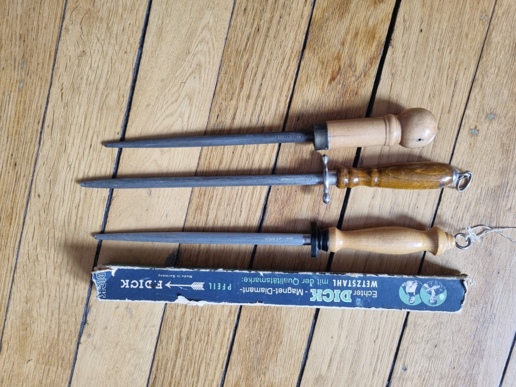 Coltelli da cucina: 3 Wetzstahl Messerschärer GERMANY – Usato da Schaffhausen venduto da Leveron13 3