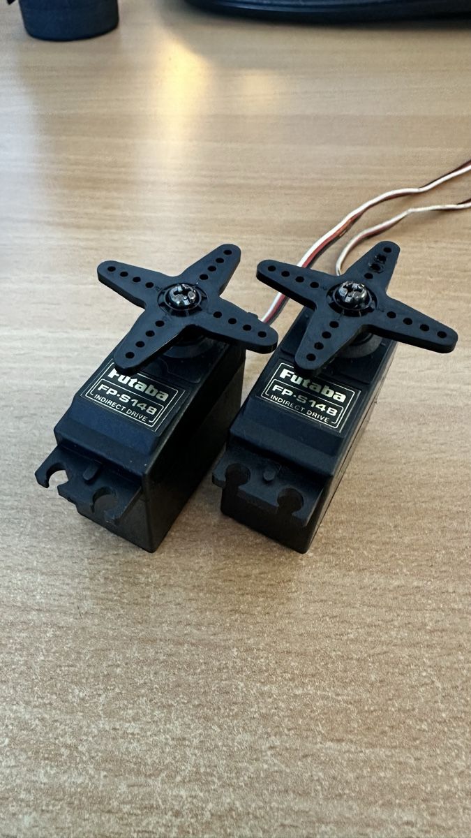 Futaba Modellismo RC: 2x Futaba FP-S148 indirect drive Servo – Usato da Schaffhausen venduto da Patrick1234