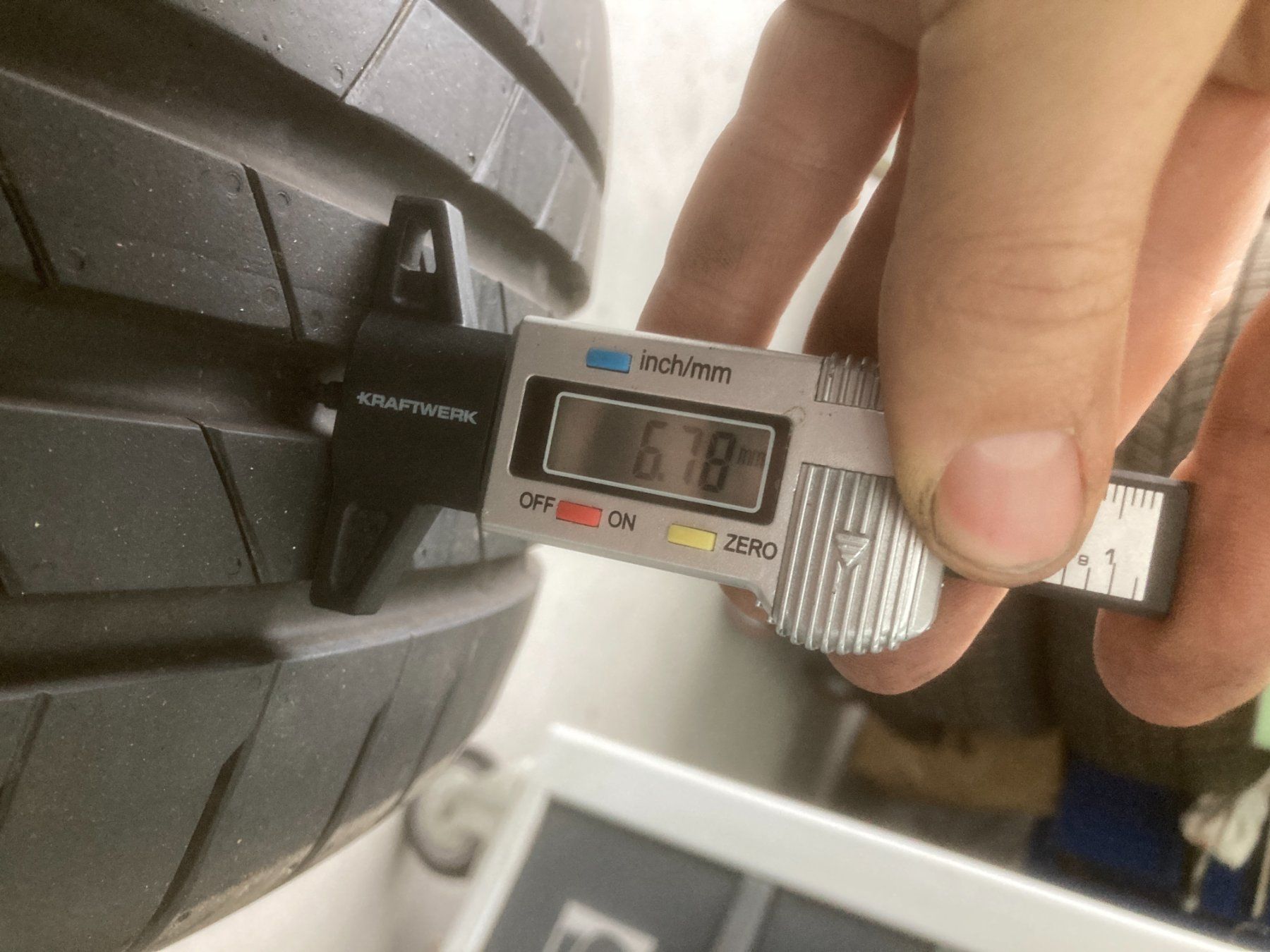 Bridgestone Pneus & Kompletträder: 225/45R17 Sommerpneu Bridgestone – Gebraucht aus Cham von WB2223 6