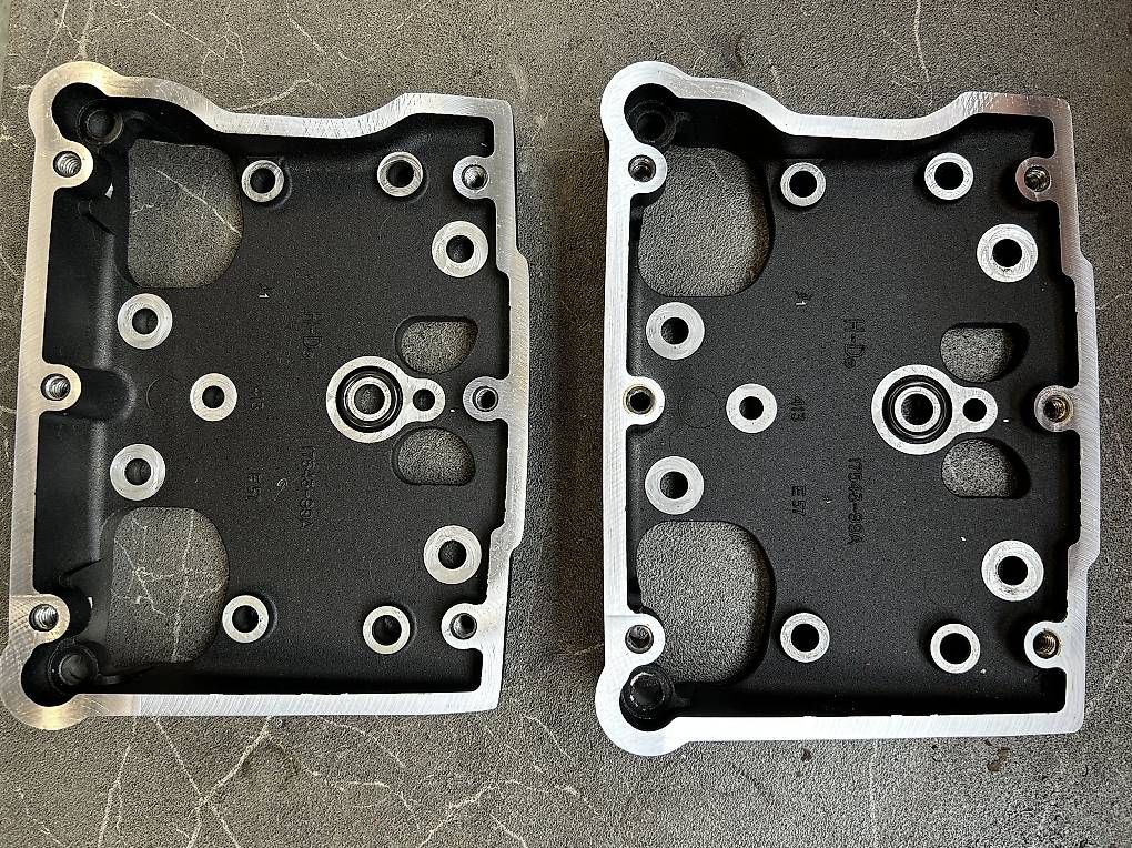 Tutti i ricambio per moto: Harley Davidson OEM "Lower Rocker Box Cover" – Usato da Schlieren venduto da motostyling