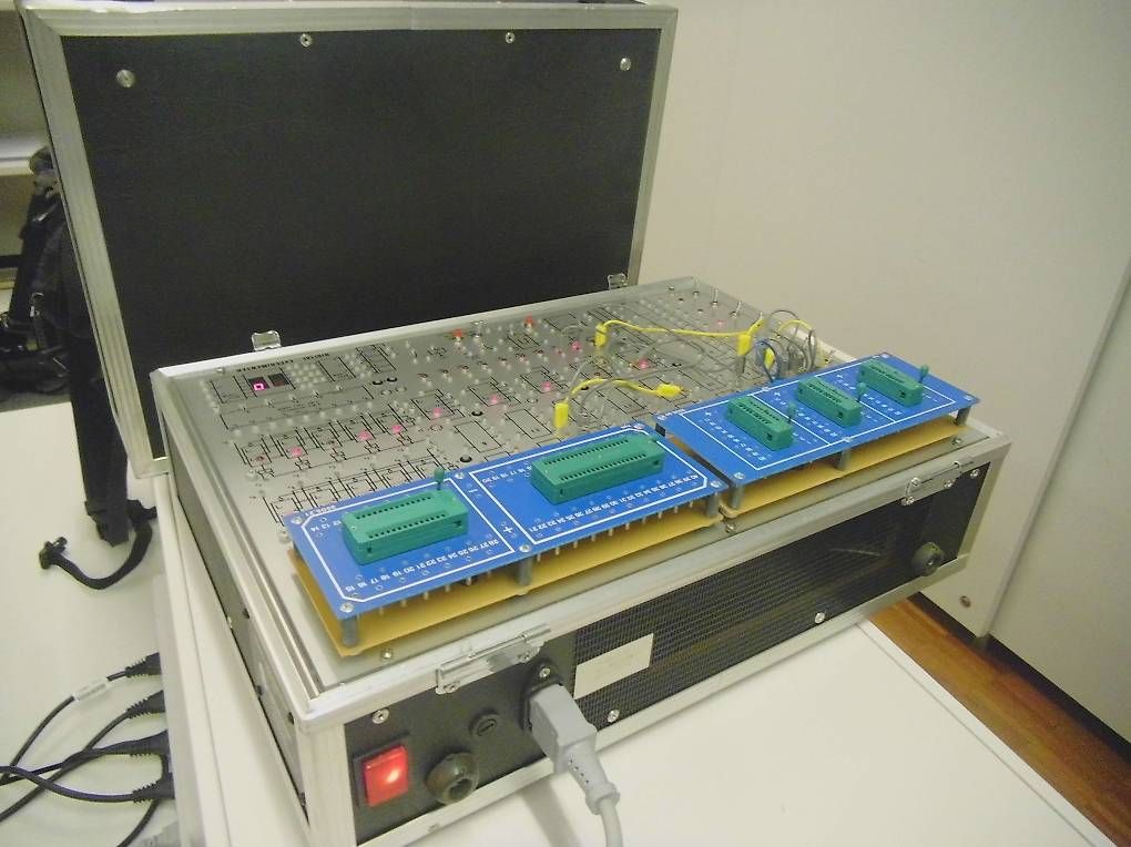 Tutti gli attrezzi: Schulungskoffer Digitaltechnik Experimente hps Systemtechnik – Usato da Hinterkappelen venduto da atomschnee 4