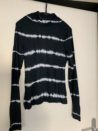 WEEKDAY Longsleeve Tie-Dye Shirt – Schwarz/Weiß – Gr. M