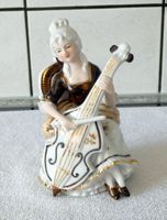 Pozellan, Dame mit Cello, Barock, Goldverzierungen,15cm hoch