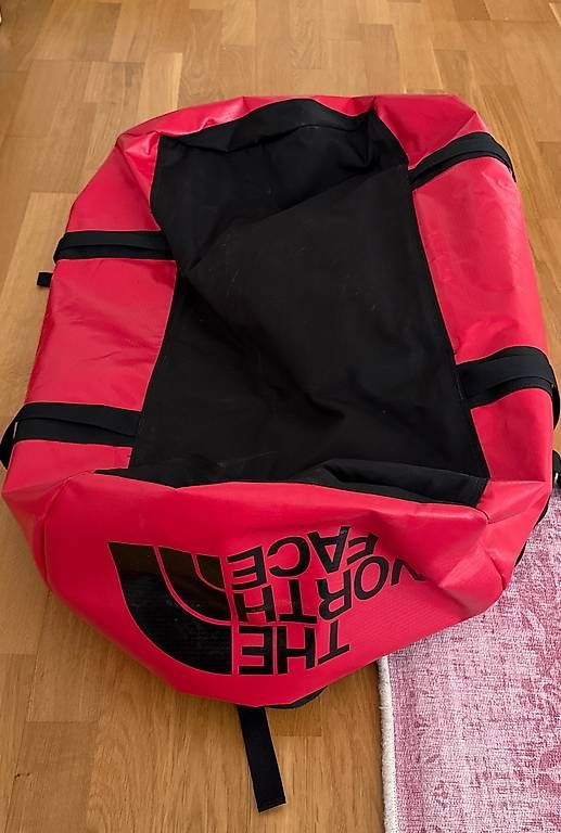 North Face Borse: The North Face Base Camp Duffel XL – Usato da Bolligen venduto da Brunski 2