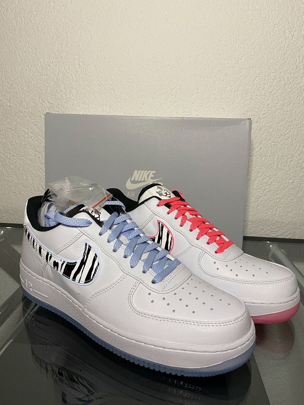 Nike Herrenschuhe: NIKE AIR FORCE 1 LOW SOUTH KOREA – Neu und originalverpackt aus Obersaxen von Bob-omb