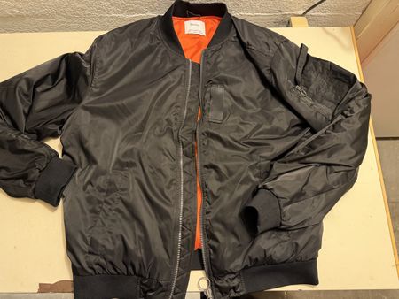 Bomberjacke Bershka schwarz Grösse L guter Zustand