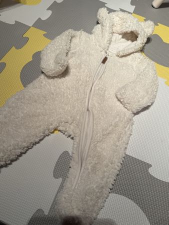 H&M baby bear onesie, size 1-2M, winter warmth!