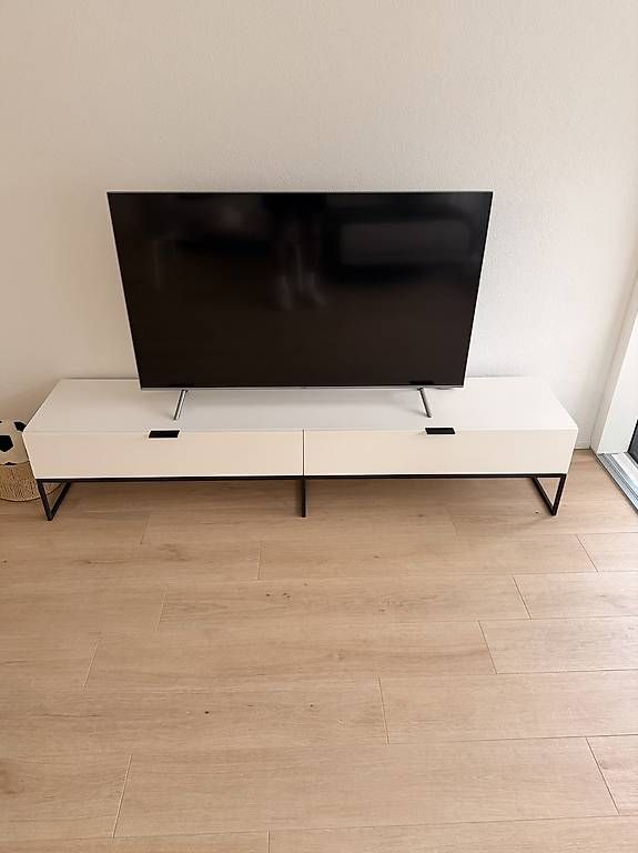 Mobili TV: Meuble TV Intério blanc et noir  – Usato da Sion venduto da Branas 1