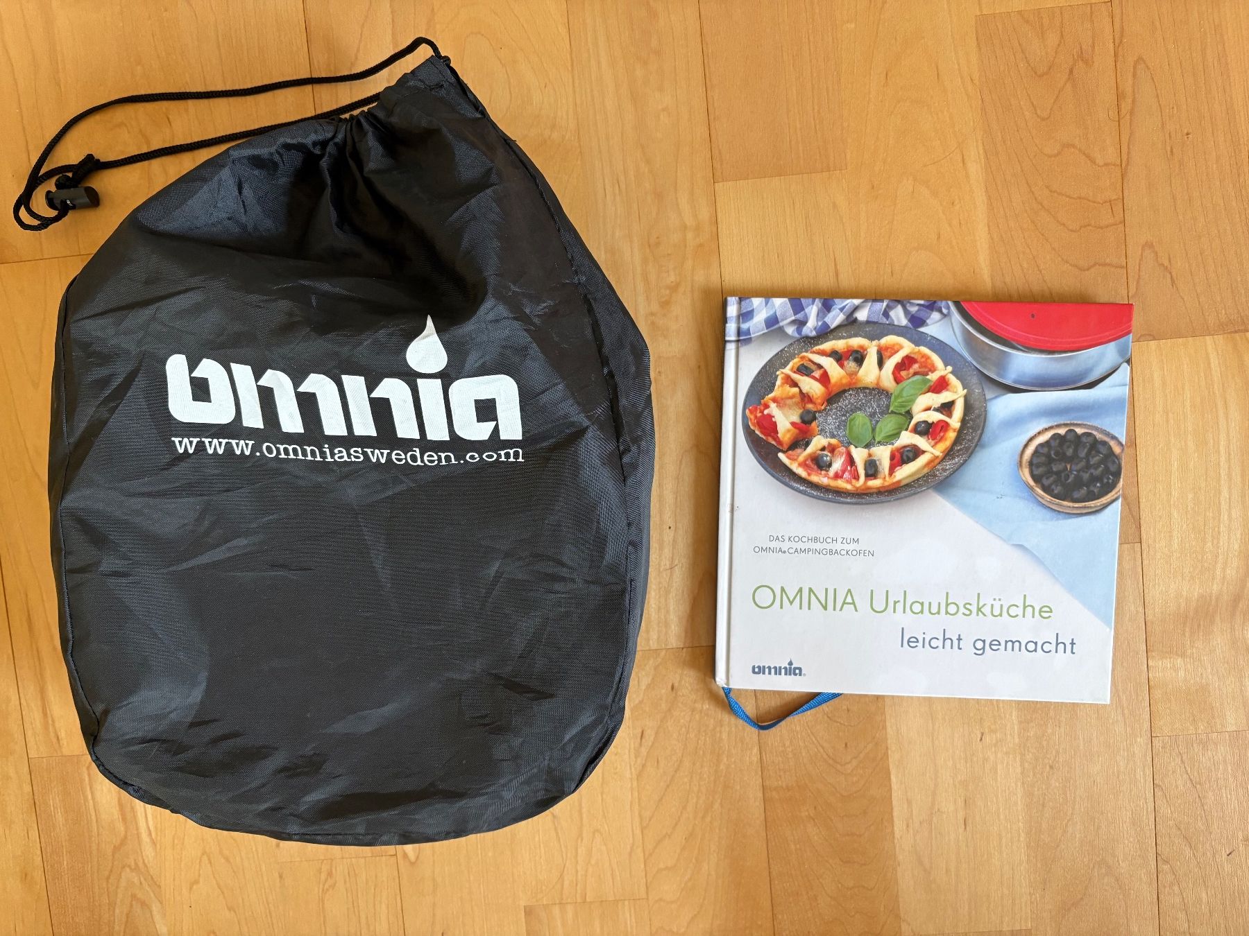 Omnia Teglie da forno: Omnia Backofen Set mit Zubehör und Kochbuch – Nuovo (secondo la descrizione) da Zug venduto da Christina7