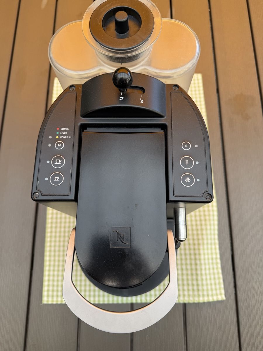 Nespresso Kaffeemaschinen & Espressomaschinen: Nespresso ES 80 Pro – Gebraucht aus Lätti von hresel 1