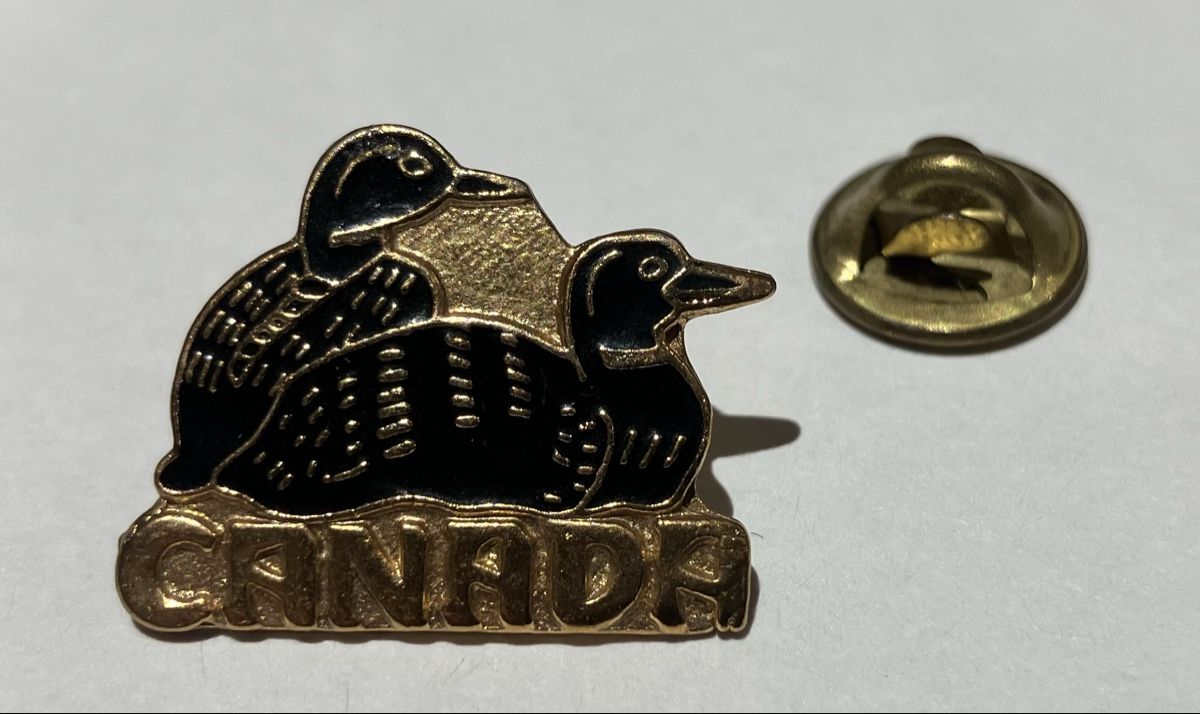 Placchette & Badge: Canada Black Loon Pin – Usato da Wettingen venduto da BAG4478