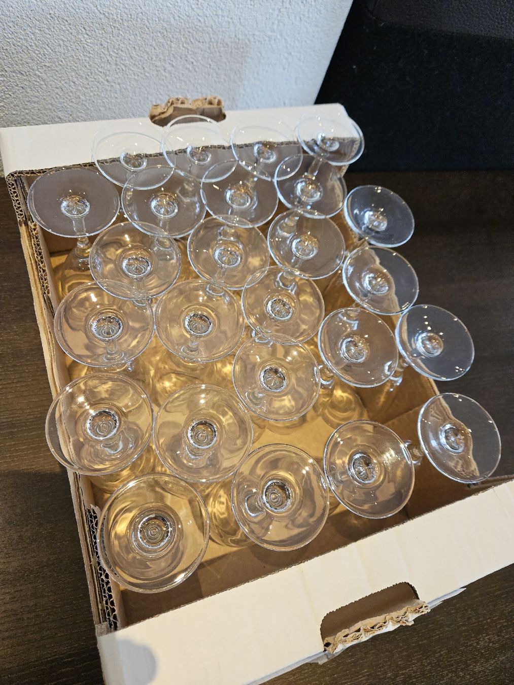 Bicchieri: Cüpli Champagner Glas 1dl Eichung 25 Stück – Usato da Morschach venduto da Hanswi 1