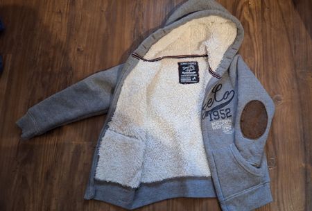 Warme Kinder Jacke mit Kapuze, Grösse 116 Grau