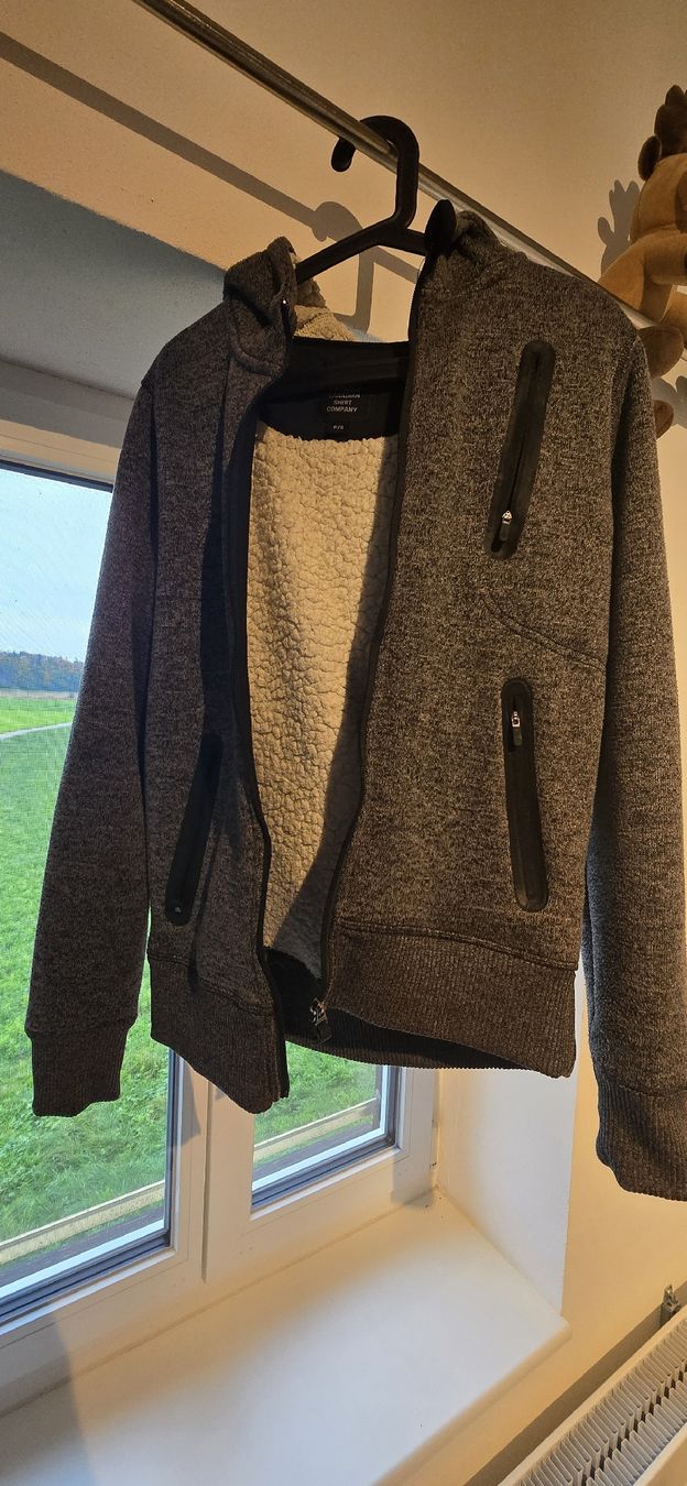 Vestes: Jacke – D'occasion à Adlikon par SkodaFabia92