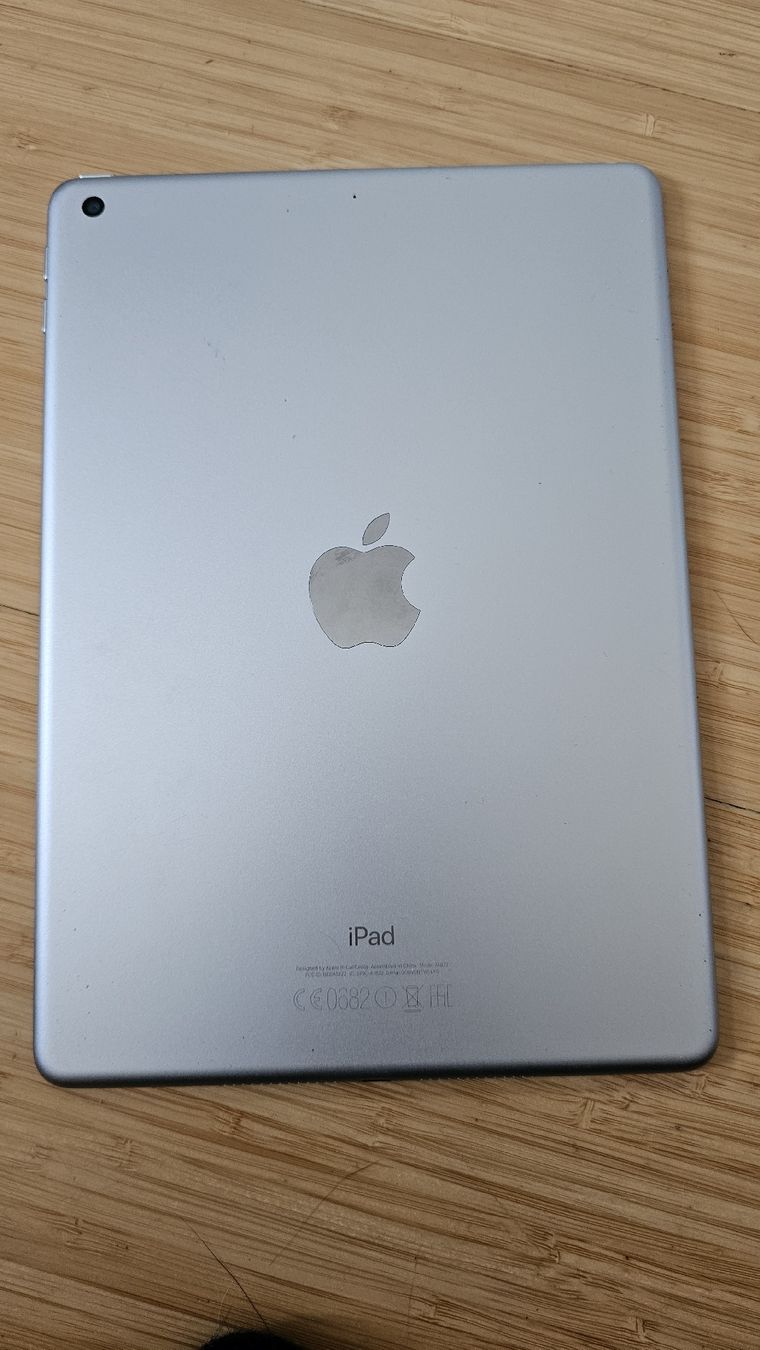 Apple Tablettes PC: iPad 5. Generation, 32 GB  – D'occasion à Ehrikon par noa_vyp5 4