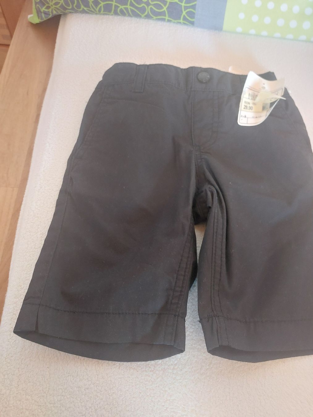 C&A Pantalons: Neue kurzhose von C&A gr 98 – Neuf (Voir description) à Landquart par Cedes 2