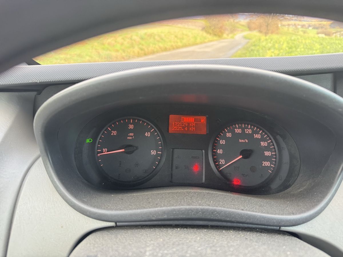 Opel Veicoli commerciali: Opel Vivaro, 2012, gelb, mit Sortimo – Usato da Schaffhausen venduto da Schutzeng8 6