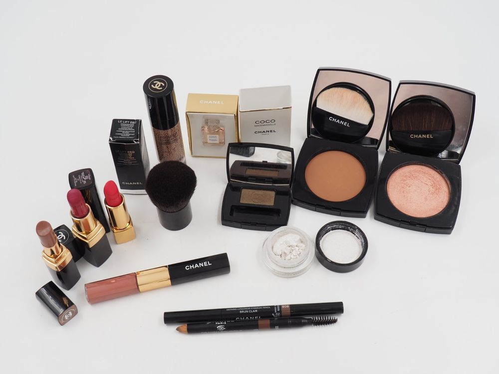 CHANEL Make-Up Set (24032206) (Gebraucht) in Zürich für CHF 77 – mit ...
