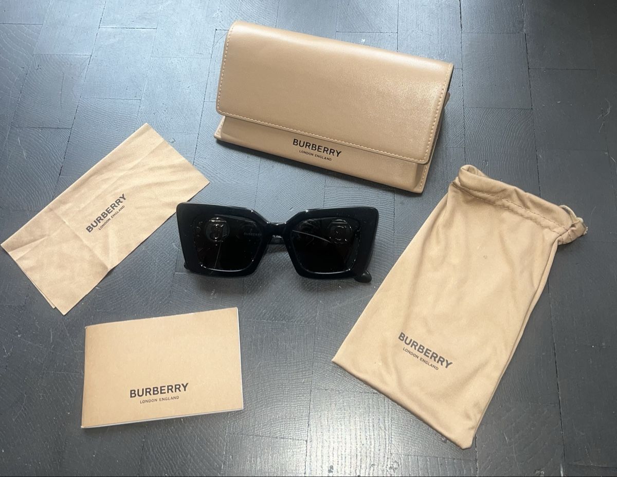 Burberry Brillen & Gläser: Burberry Sonnenbrille – Neu (gemäss Beschreibung) aus Zürich von _Gigi_