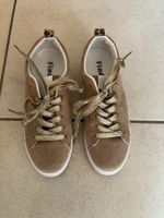 Baskets, daim beige, étoile dorée, T39