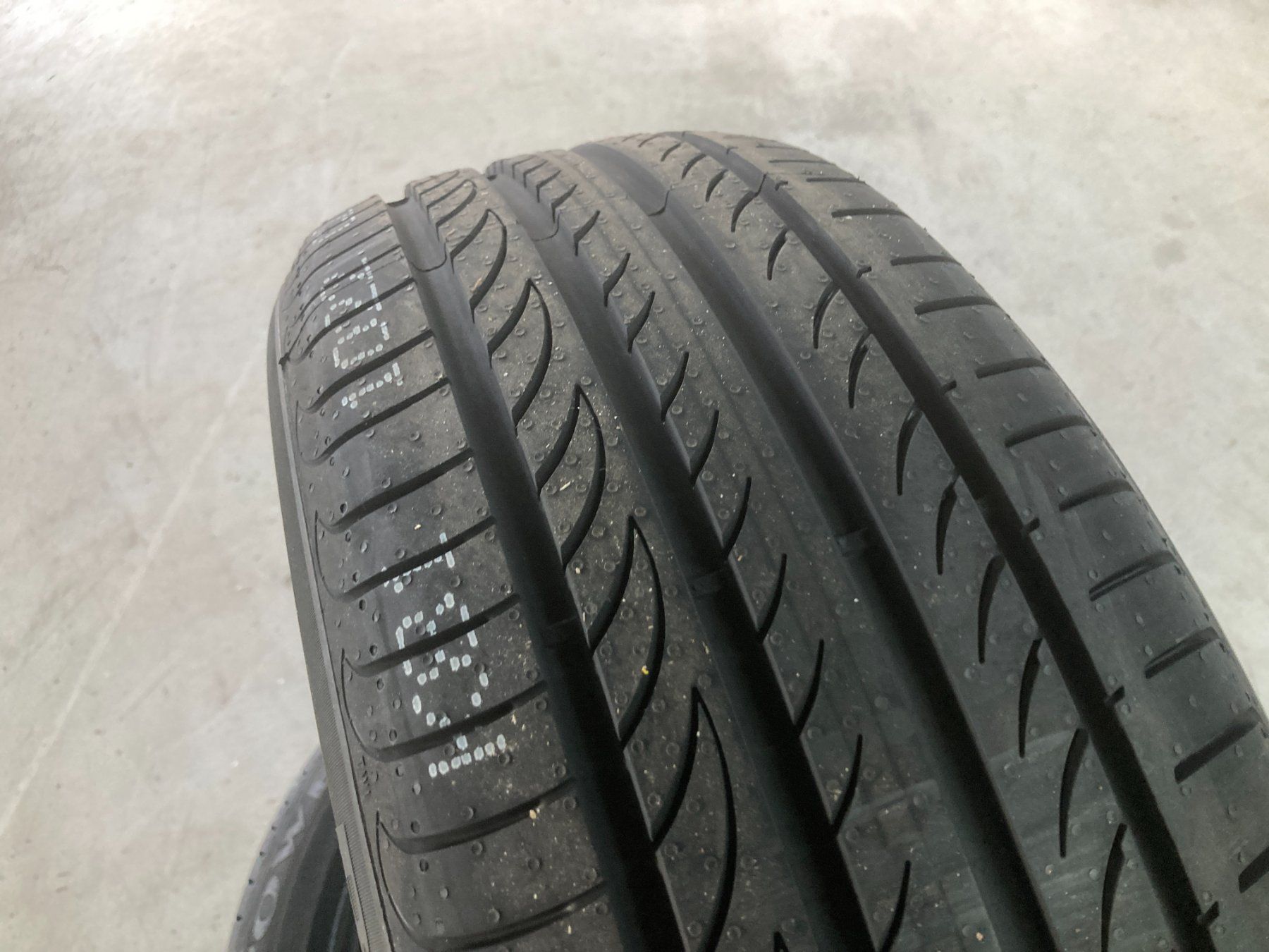 Pneus & Kompletträder: 205/50R17 Sommerpneu Pirelli – Neu und originalverpackt aus Cham von WB2223 4