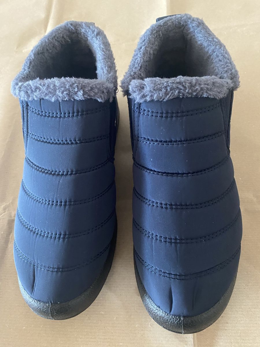 Scarpe da donna: Pantofole invernali foderate numero 40 blu nuovo – Usato da zollikofen venduto da centauro6969